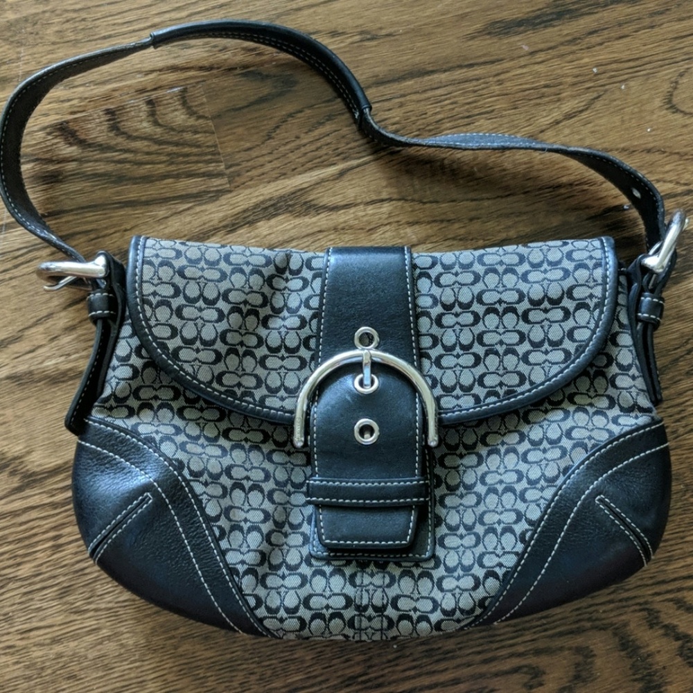 Coach Signature Small Hobo bag